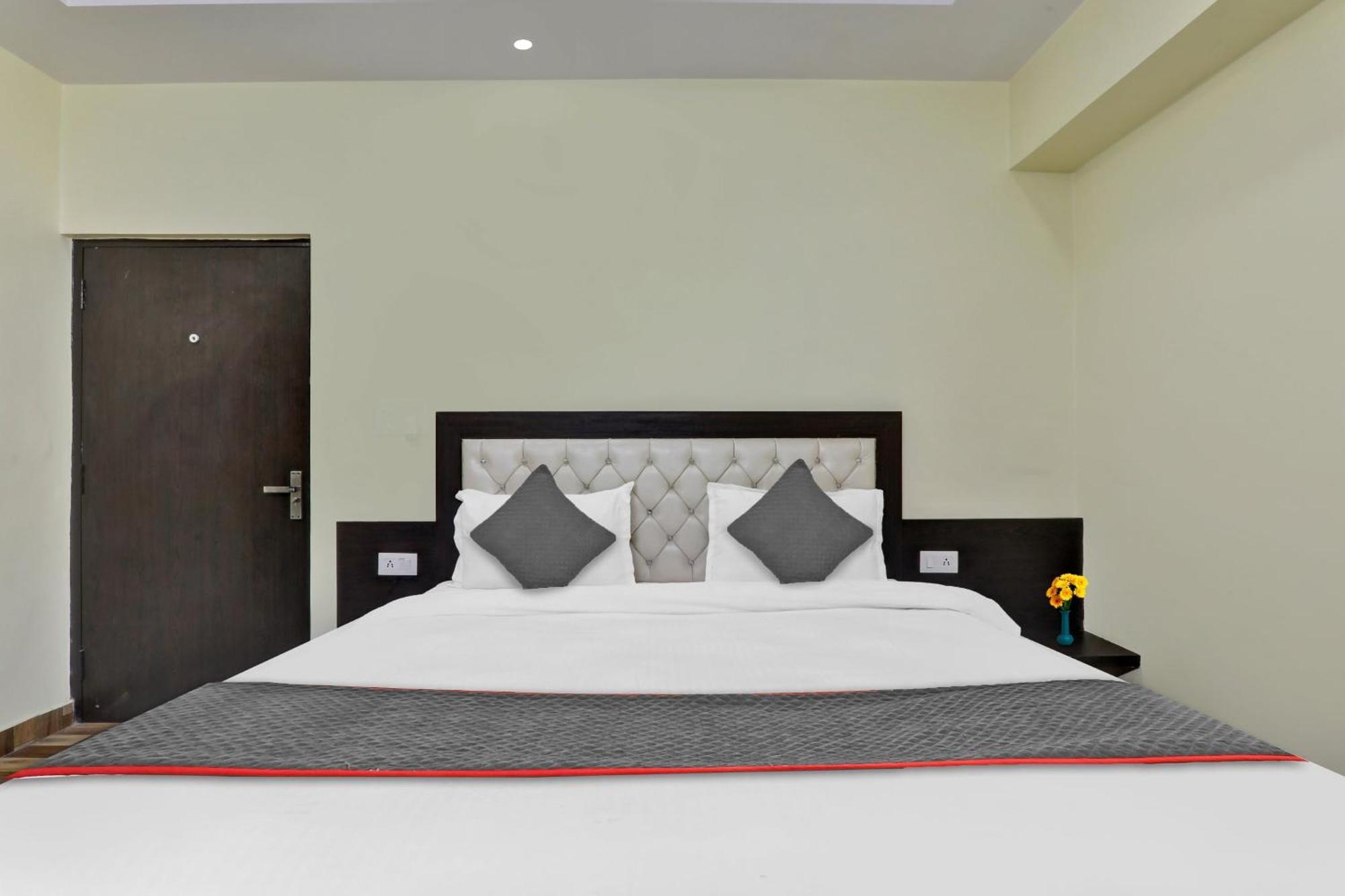 Collection O Starfield Hotel Lucknow Exterior photo